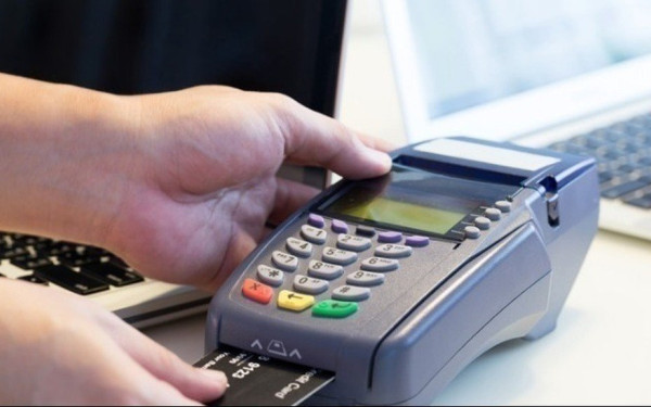 Ρεκόρ αγορών στην Ελλάδα με χρεωστικές και πιστωτικές κάρτες