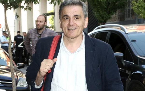 Ευκλ. Τσακαλώτος: Απλά μαθήματα παρουσίασης οικονομικών στοιχείων για τους κ. Σταϊκούρα, Γεωργιάδη και Μητσοτάκη