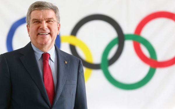Ο πρόεδρος της ΔΟΕ Τόμας Μπαχ καθησυχάζει τους Ιάπωνες