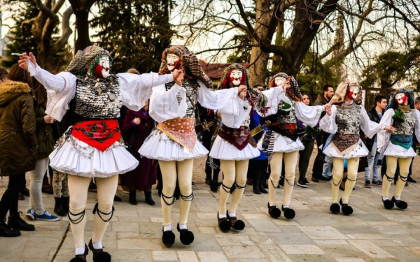 Νάουσα: Ανοιχτό διαγωνισμό φωτογραφίας με βάση το δρώμενο «Γενίτσαροι και Μπούλες» διοργανώνει ο Δήμος