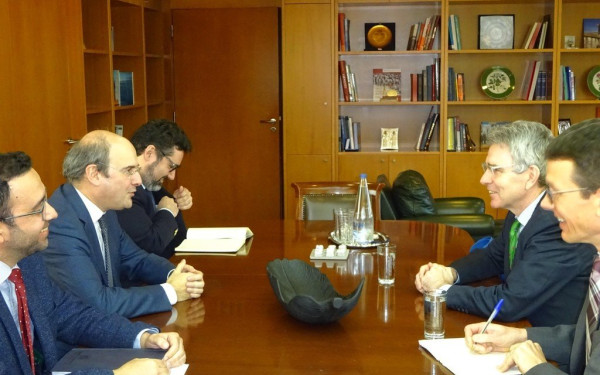 FSRU Αλεξανδρούπολης και ελληνοτουρκικά στο επίκεντρο της συνάντησης Χατζηδάκη-Πάιατ