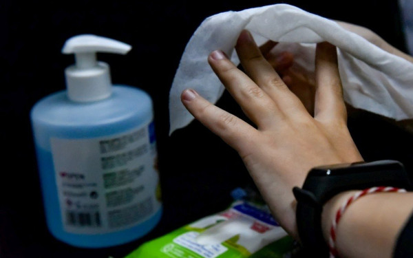 Καμπανάκι από τους επιστήμονες για την αλόγιστη χρήση των απολυμαντικών