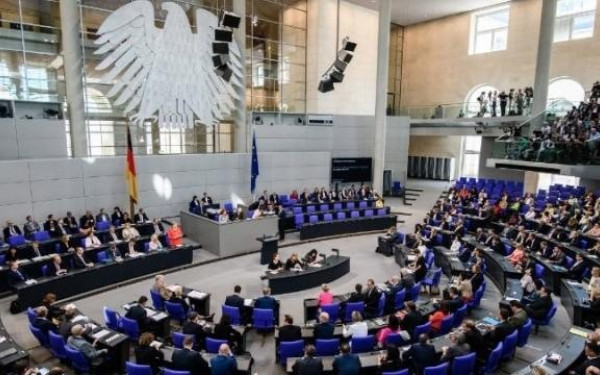 Η γερμανική κυβέρνηση ενέκρινε πρόταση για πλαφόν στην τιμή φυσικού αερίου και του ηλεκτρικού ρεύματος