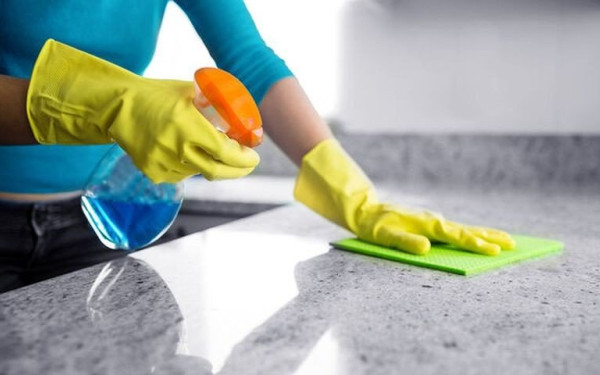 Κορονοϊός: Καλός αερισμός και απολύμανση των σπιτιών - Προσοχή με τα απορρυπαντικά