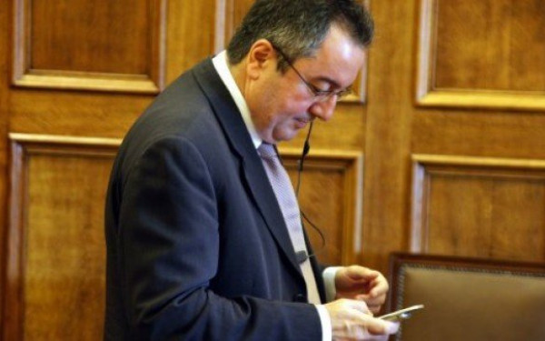 Κορονοϊός - Ηλ. Μόσιαλος: Πότε έρχεται η ανοσία μετά τον εμβολιασμό