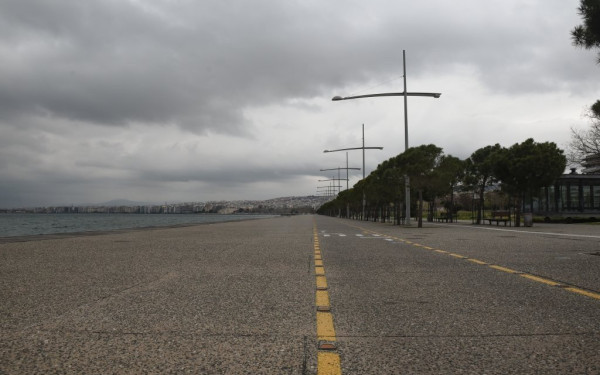 Ξεκίνησε η απαγόρευση κυκλοφορίας - Πώς γίνονται οι μετακινήσεις