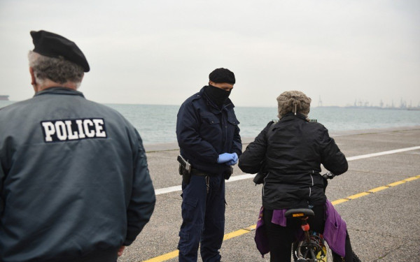 Συνεχίστηκαν και το Σάββατο οι παραβιάσεις της καραντίνας