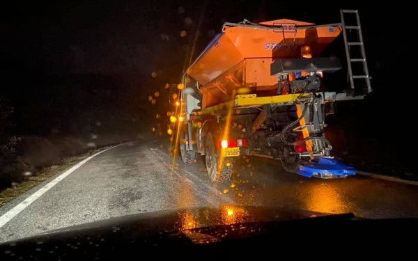 Ο Λέανδρος «ντύνει» στα λευκά τη Θεσσαλονίκη και την κεντρική Μακεδονία (φωτ.)