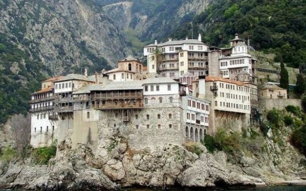 Συναγερμός στο Άγιο Όρος - Σε εξέλιξη επιχείρηση εντοπισμού μοναχού