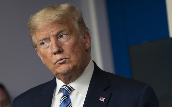 Ο Τραμπ στοχοποιεί την Κίνα και υπόσχεται γρήγορη ανάκαμψη της οικονομίας 