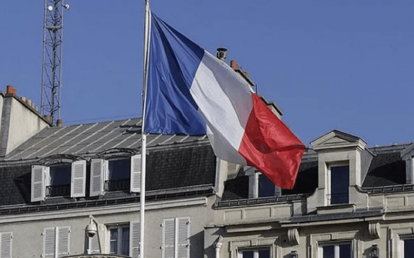 Γαλλία: Η Εθνοσυνέλευση ενέκρινε τροπολογία για τη φορολογία των δισεκατομμυριούχων