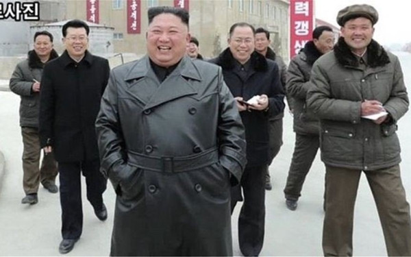 Βόρεια Κορέα: Ο Κιμ Γιονγκ Ουν επιθεώρησε συστήματα πολλαπλών εκτοξευτών πυραύλων