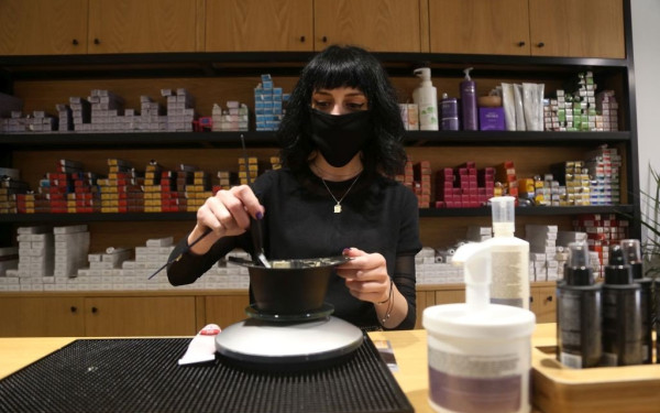 Προς άνοιγμα των κομμωτηρίων το Σαββατοκύριακο