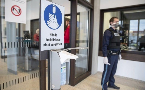 Η Γερμανία κατατάσσει Γαλλία και Δανία στις περιοχές "υψηλού κινδύνου" λόγω των λοιμώξεων