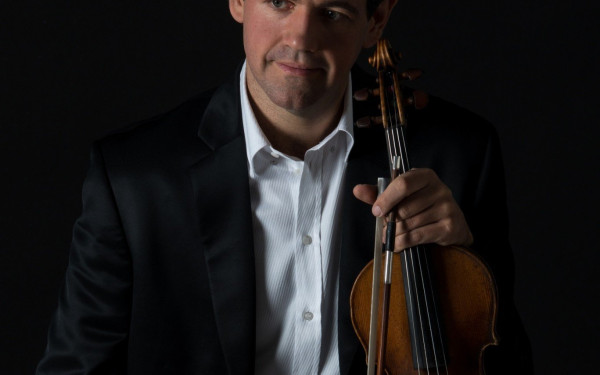 Σίμος Παπάνας - Αντώνης Σουσάμογλου: Οι βιολιστές στη στέγη του... Μεγάρου Μουσικής Θεσσαλονίκης 