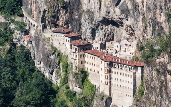 Αντιδρά η Αθήνα για την απόφαση των τουρκικών Αρχών για την Παναγία Σουμελά