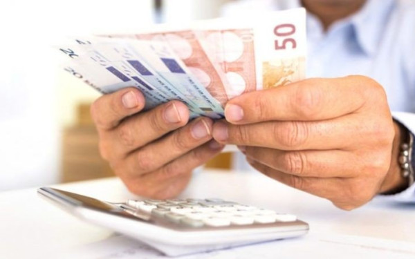 Έκτακτο επίδομα 250 ευρώ: Έφτασε η ώρα των πληρωμών - Οι δικαιούχοι