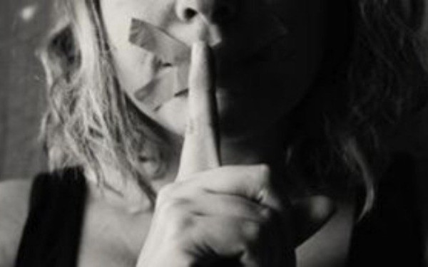 Καταψηφίστηκε στην Άνω Βουλή της Τσεχίας η διεθνής συνθήκη για την καταπολέμηση της βίας κατά των γυναικών