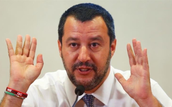 Μ. Σαλβίνι: Σκάφος με μετανάστες στη Μεσόγειο; Θα «καθαρίσουν» η Ελλάδα και η Ιταλία