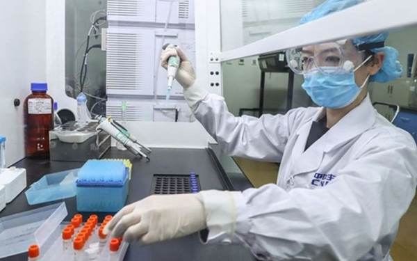 O κορονοϊός πιθανόν να μεταλλάσσεται κατά άγνωστους τρόπους