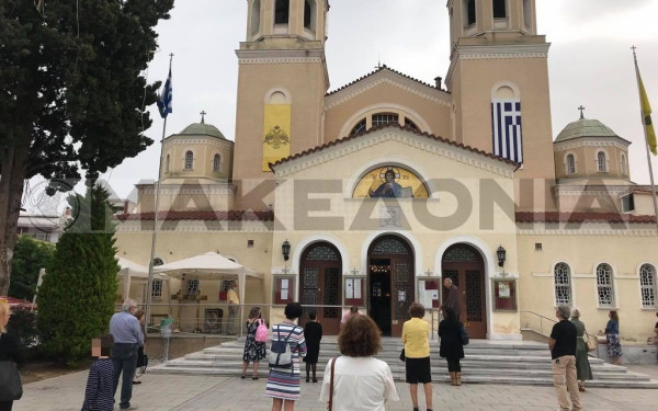 Σήμερα ο πρώτος εμβολιασμός κληρικού (Φωτ.)