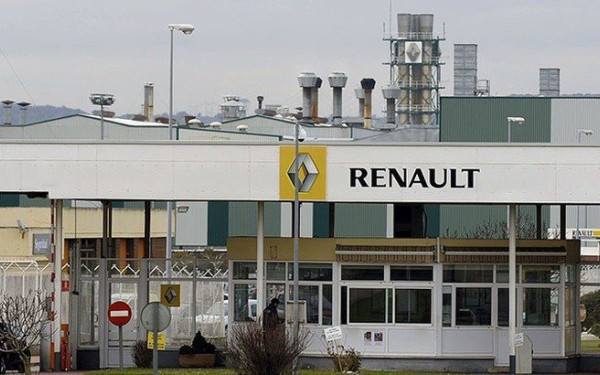 Τον... κατήφορο παίρνουν τα κέρδη της Renault - «Καμπανάκι» επιβίωσης για το 2026