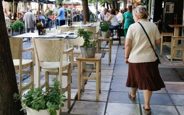 Αναβλήθηκε η συζήτηση για τα τέλη κοινόχρηστων χώρων στον δήμο Θεσσαλονίκης