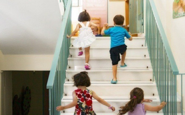 Φορείς ζητούν μειωμένο ΦΠΑ για βρεφικά και παιδικά ενδύματα-υποδήματα