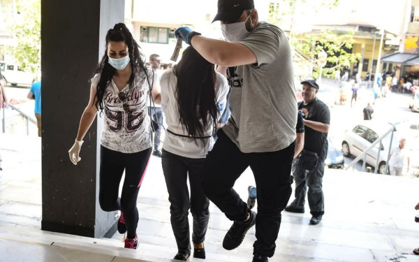 Προθεσμία να απολογηθεί την Παρασκευή πήρε η 26χρονη που κατηγορείται για τον θάνατο 28χρονου οπαδού