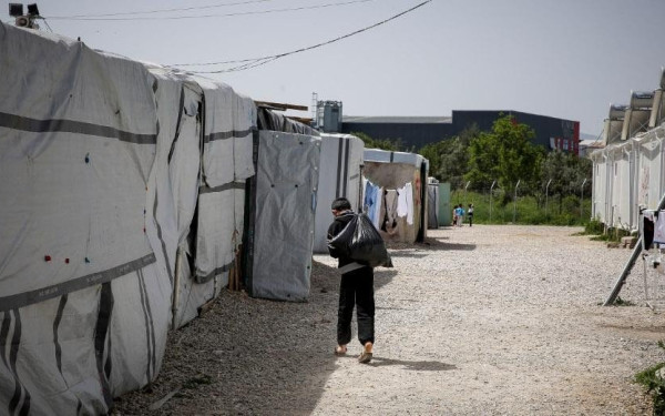 Έξι άτομα επιτέθηκαν κι επιχείρησαν να βιάσουν 11χρονη στη δομή της Ριτσώνας