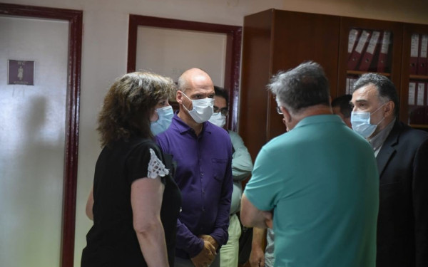 Θεσσαλονίκη: Στον ΕΦΚΑ Πύλης Αξιού και στον σταθμό Βενιζέλου ο Γ. Βαρουφάκης (βίντεο)