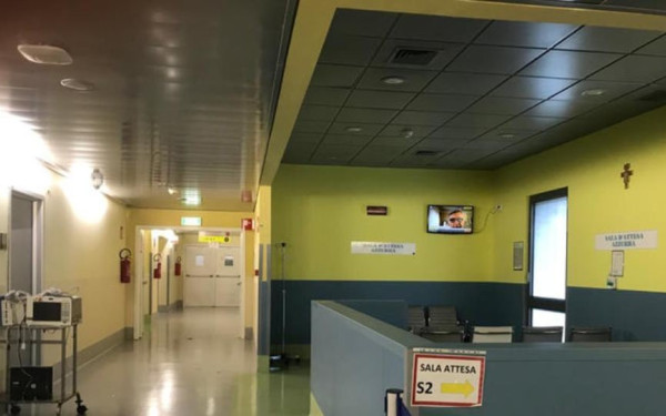 Ιταλία: Επιστρέφουν από αύριο στα νοσοκομεία οι ανεμβολίαστοι υγειονομικοί