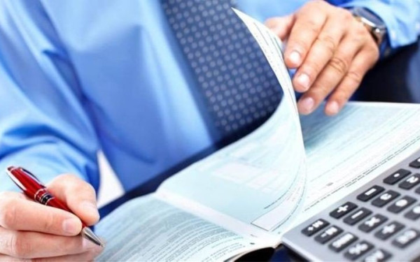 Φορο-μπόνους για πληρωμές με κάρτα σε επαγγελματίες υψηλού κινδύνου φοροδιαφυγής – Διπλά θα μετρούν ιατρικές δαπάνες και το 2026