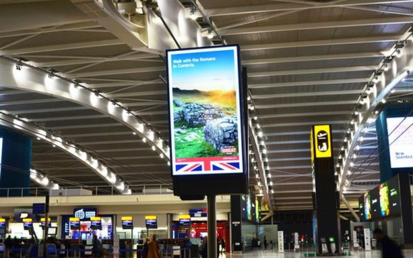 Βρετανία: Καραντίνα 10 ημερών για όλους τους ταξιδιώτες από το εξωτερικό