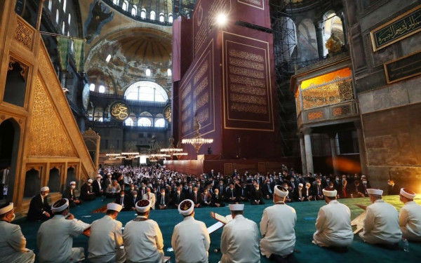 ΥΠΕΞ για Αγία Σοφία: Πλήγμα στην πολιτιστική κληρονομιά της ανθρωπότητας