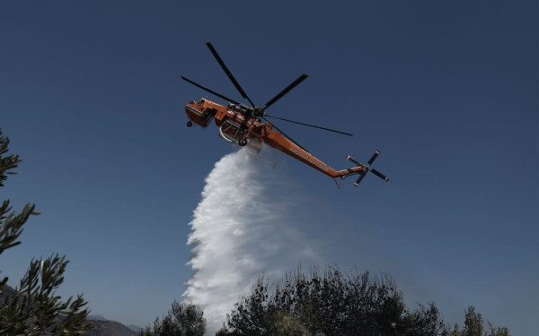 Τουρκία: Πυρκαγιά στο λιμάνι του Ισκεντερούν μετά το σεισμό (βίντεο)