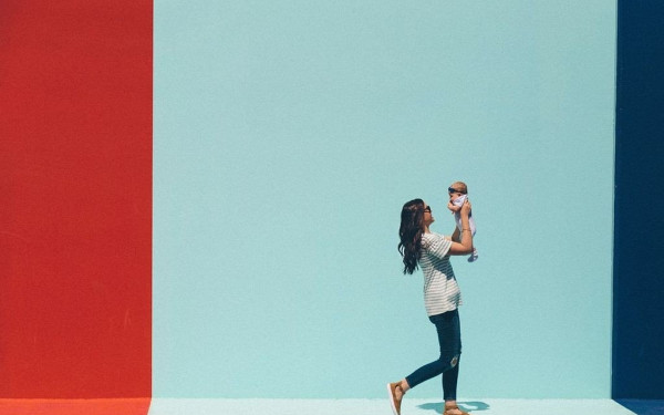 Κατατέθηκε τροπολογία για το πρόγραμμα «Νταντάδες της Γειτονιάς» - Τι προβλέπεται