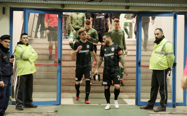 ΠΑΟΚ: Στην έξοδο ο Μαουρίσιο, δύσκολα θα παραμείνει ο Βιεϊρίνια