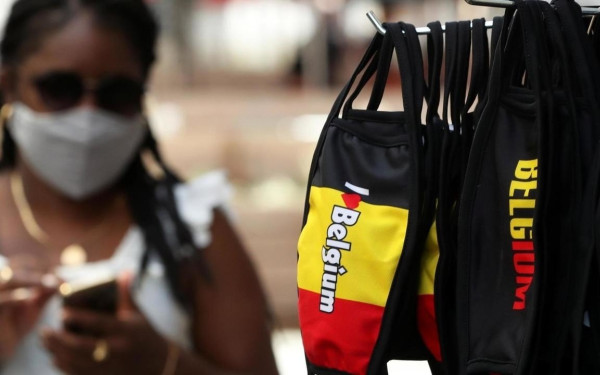 Κορονοϊός: Λίγοι αλλά... συνωμοσιολόγοι στους δρόμους του Βελγίου