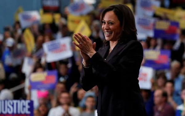 ΗΠΑ: Κύμα επιθέσεων στα social media δέχεται η Καμάλα Χάρις