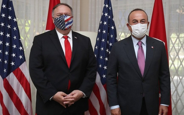 Ο Πομπέο προσπαθεί να αποκλιμακώσει την ένταση με την Τουρκία μετά τις κυρώσεις για τους S-400