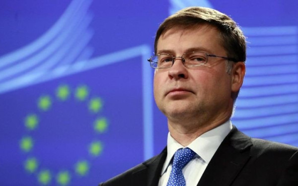 Η Ευρωπαϊκή Ένωση «δεν εγκαταλείπει» τη συνεργασία της με τις Ηνωμένες Πολιτείες, δηλώνει ο Ευρωπαίος Επίτροπος Οικονομίας Ντομπρόβσκις Η Ευρωπαϊκή Ένωση «δεν εγκαταλείπει» τη συνεργασία της με τις Ηνωμένες Πολιτείες, δηλώνει ο Ευρωπαίος Επίτροπος Οικονομίας Ντομπρόβσκις