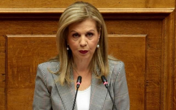 Μ. Τζούφη στη «ΜτΚ»: Το Μαξίμου υιοθετεί κατά το δοκούν τις συστάσεις των επιστημόνων