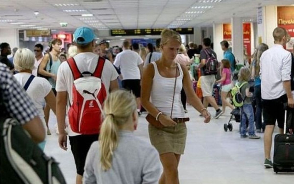  Στο «αέρα» δεκάδες εργαζόμενοι ελληνικών τουριστικών γραφείων που δουλεύουν με Ρωσία και Ουκρανία