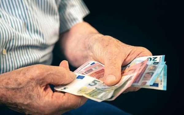 Συντάξεις: Έρχονται αυξήσεις έως 115 ευρώ και αναδρομικά από το 2017