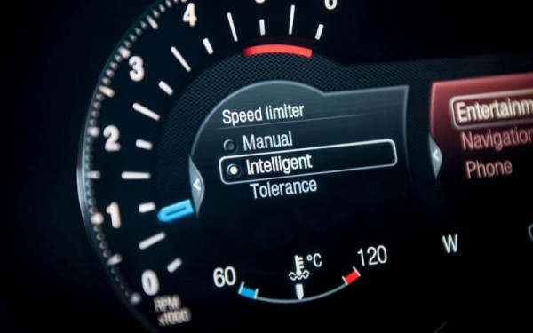 Έγινε κι αυτό: Πήρε εφτά κλήσεις για υπερβολική ταχύτητα την ίδια μέρα