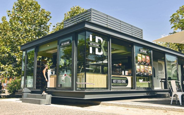 Θεσσαλονίκη: Δύο επιπλέον γυάλινα περίπτερα στη Νέα Παραλία ήρθαν να συμπληρώσουν την τετράδα (Φωτ.)