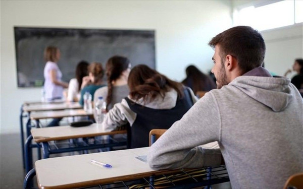 Πότε επιστρέφουν στα θρανία οι μαθητές - Οι σχολικές αργίες του 2023