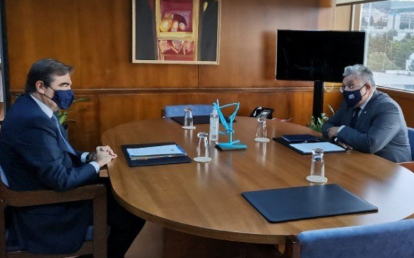 Θεσσαλονίκη: Συγκινημένος επέστρεψε στο ΑΠΘ ο αντιπρόεδρος της Κομισιόν