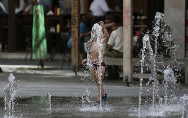 «Ξεπηδά» ξανά νερό από τα σιντριβάνια της Θεσσαλονίκης